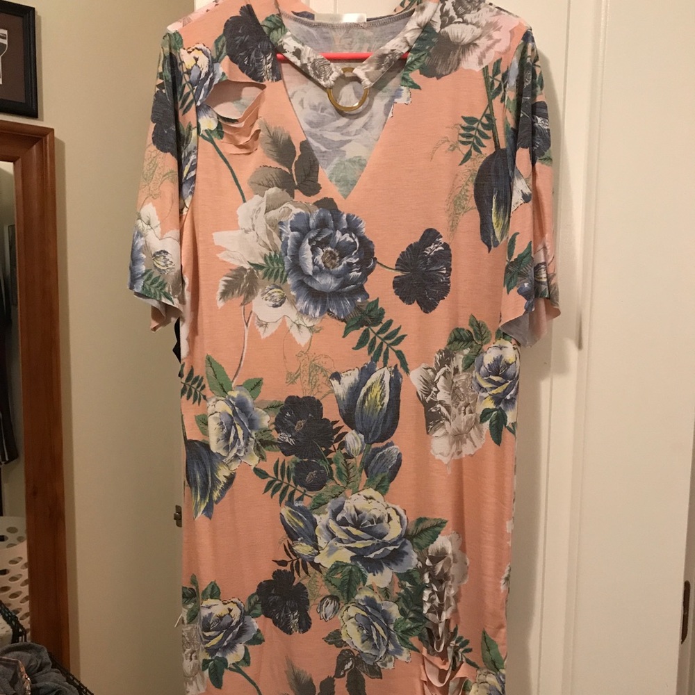 T-shirt dress **AVAILABLE UNTIL 10/1**